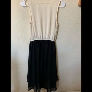 Work appropriate flouncy color block dress